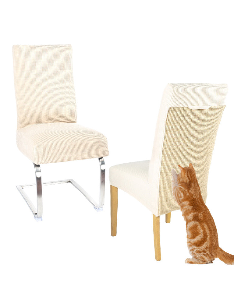 Katze kratzt an Stuhlhusse natural-beige mit Kratzmatte - Happy Scratchy