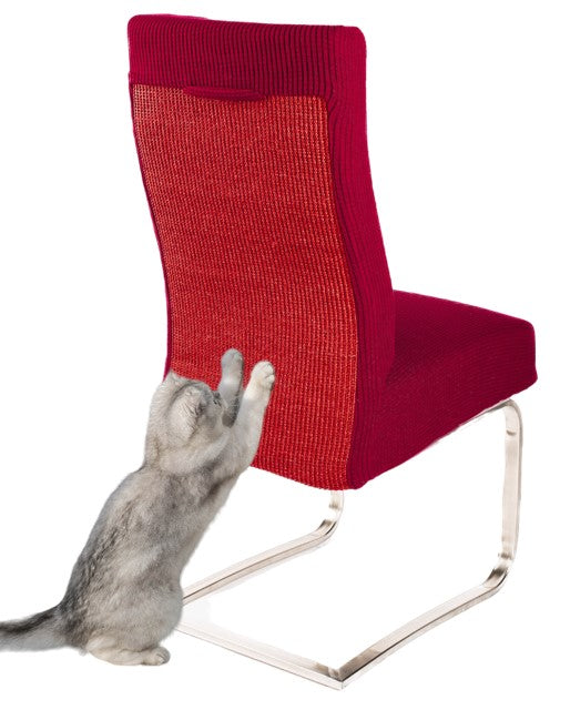 Katze kratzt an Stuhlhusse rot mit Kratzmatte - Happy Scratchy